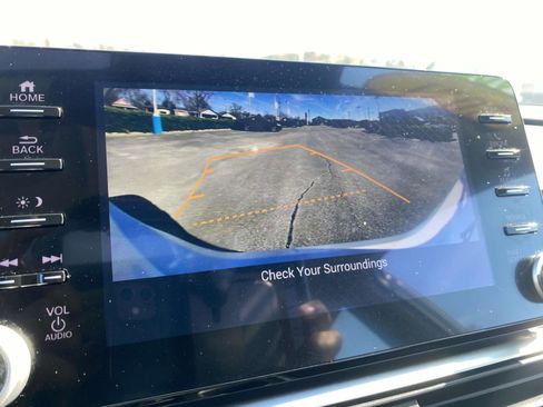 Used 2021 Honda Accord Touring image 25