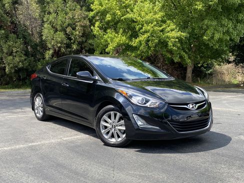 Used 2015 Hyundai Elantra SE w/ Option Group 03 FWD image 40