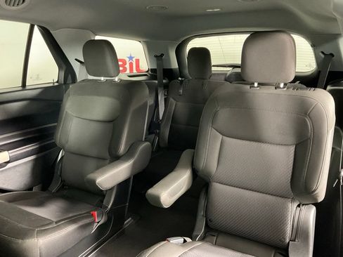 Used 2022 Ford Explorer XLT RWD image 16