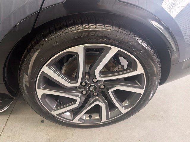 Certified 2025 Land Rover Discovery Dynamic SE AWD/4WD image 27