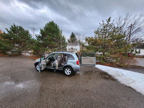 Used 2004 Toyota RAV4 2WD image 19