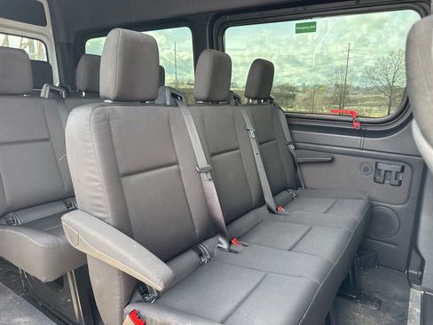 Used 2024 Mercedes-Benz Sprinter 2500 image 12