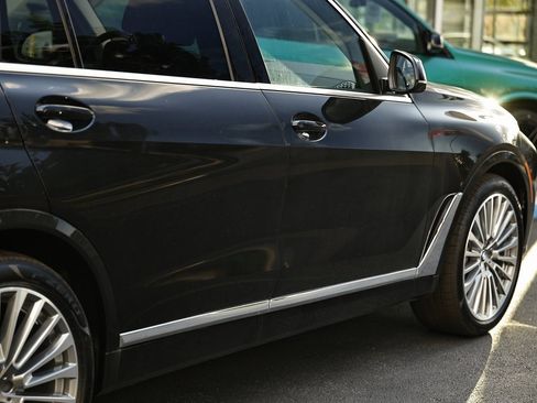 New 2026 BMW X7 xDrive40i w/ Premium Package image 8