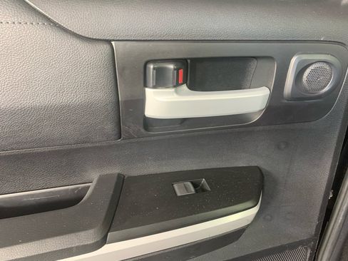 Used 2020 Toyota Tundra SR5 w/ SR5 Upgrade Package image 32