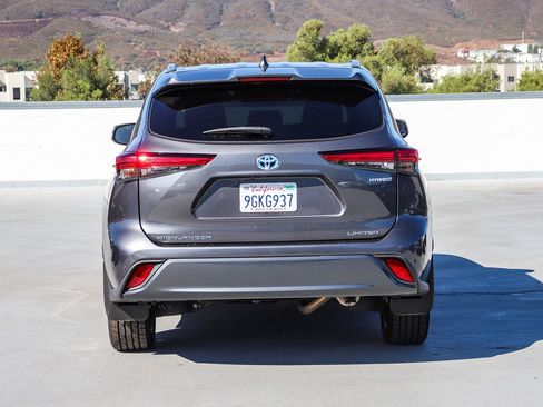 Used 2021 Toyota Highlander Limited AWD/4WD image 5