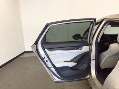 Used 2018 Honda Accord LX image 12