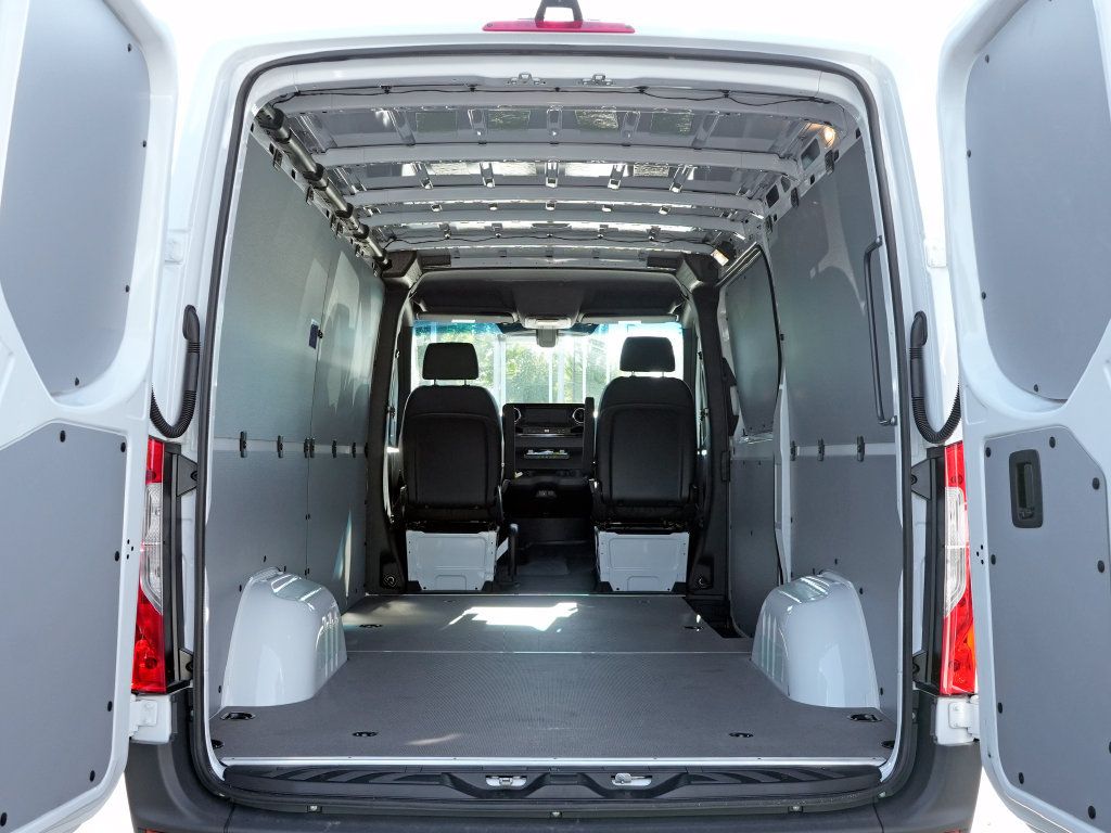 Used 2026 Mercedes-Benz Sprinter 2500 image 5