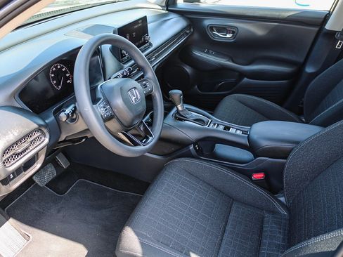 Used 2025 Honda HR-V LX image 19