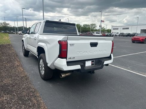 Certified 2025 Toyota Tacoma SR5 image 5