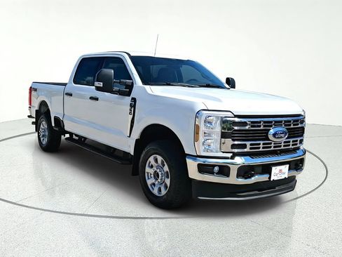 Used 2024 Ford F350 XLT w/ FX4 Off-Road Package AWD/4WD image 2