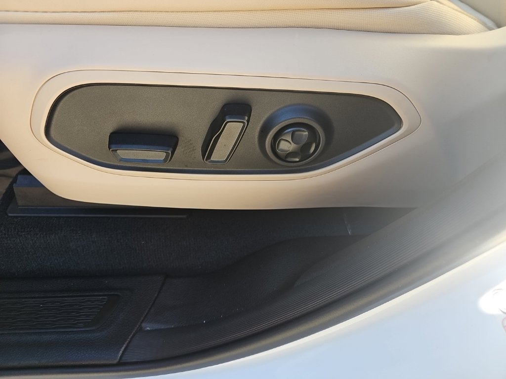 Certified 2025 Jeep Grand Cherokee Limited AWD/4WD image 30