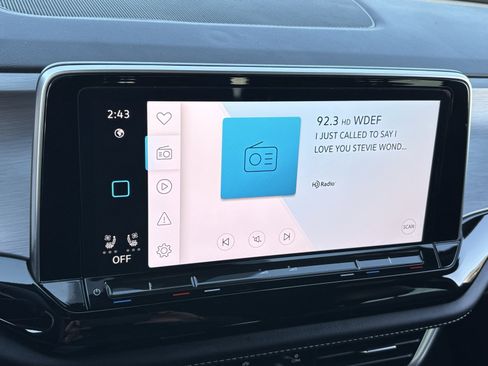 Used 2024 Volkswagen Atlas Cross Sport SE w/ Black Wheel Package image 28