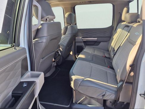 Used 2025 Ford F450 Platinum w/ Platinum Plus Package image 23