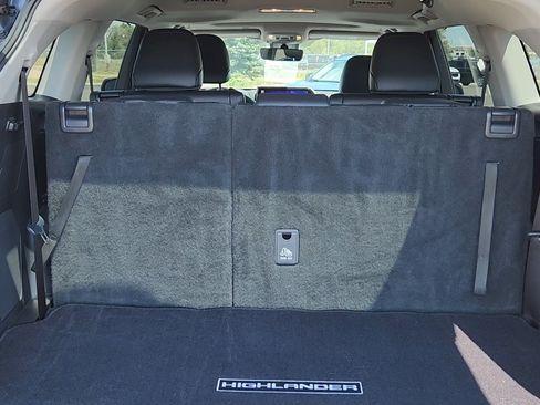 Used 2025 Toyota Highlander Limited AWD/4WD image 20