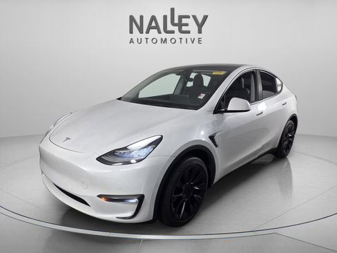 Used 2022 Tesla Model Y Long Range image 1