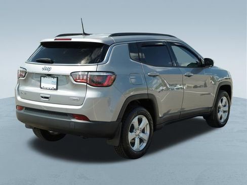 Used 2020 Jeep Compass Latitude w/ Cold Weather Group image 9