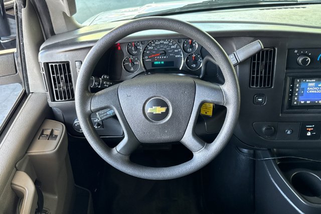 Used 2018 Chevrolet Express 2500 RWD image 14