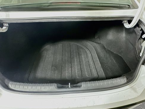 Used 2025 Hyundai Elantra SEL FWD image 29
