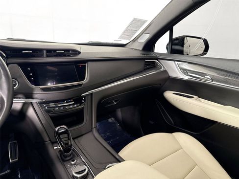 Used 2024 Cadillac XT5 Sportv w/ Technology Package AWD/4WD image 33