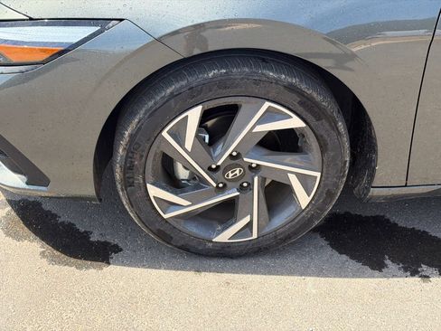 Certified 2025 Hyundai Elantra Sport FWD image 11