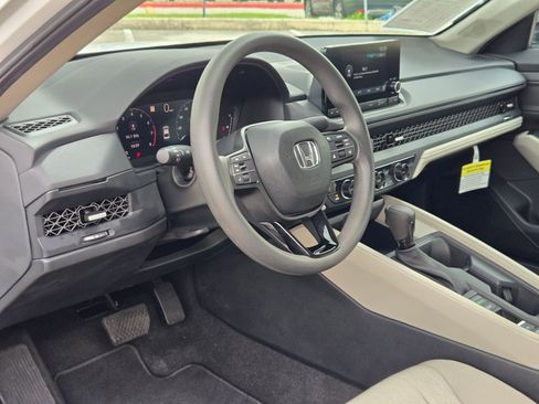 Certified 2025 Honda Accord SE image 12