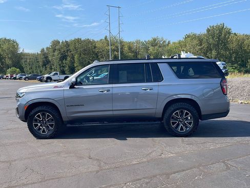 Used 2021 Chevrolet Suburban Z71 w/ Luxury Package AWD/4WD image 2