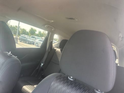Used 2018 Nissan Rogue S FWD image 14