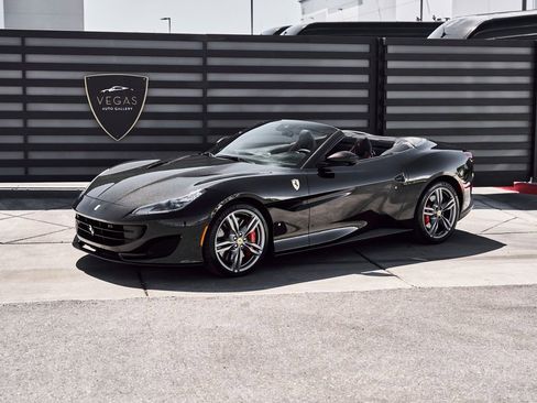 Used 2020 Ferrari Portofino RWD image 5