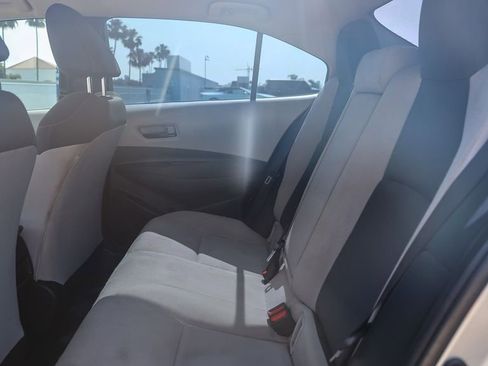 Used 2022 Toyota Corolla LE image 19