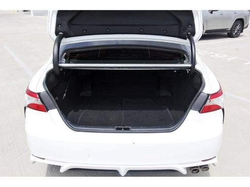 Used 2020 Toyota Camry SE FWD image 28