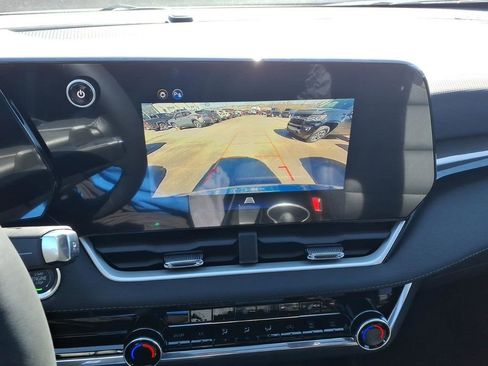 New 2026 Chevrolet Equinox LT w/ Convenience Package II image 8