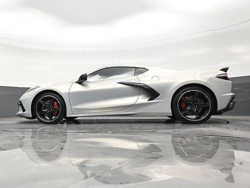 Used 2023 Chevrolet Corvette Stingray Coupe w/ Z51 Performance Package RWD image 21
