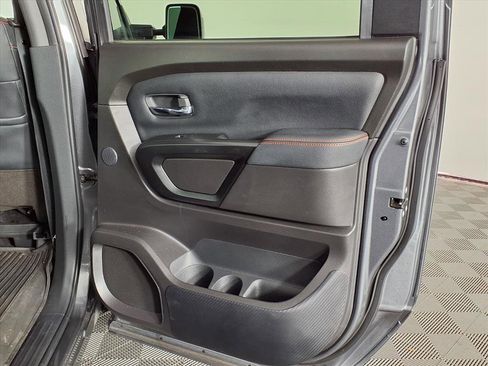 Used 2024 Nissan Titan PRO-4X w/ Pro-4x Convenience Package image 10