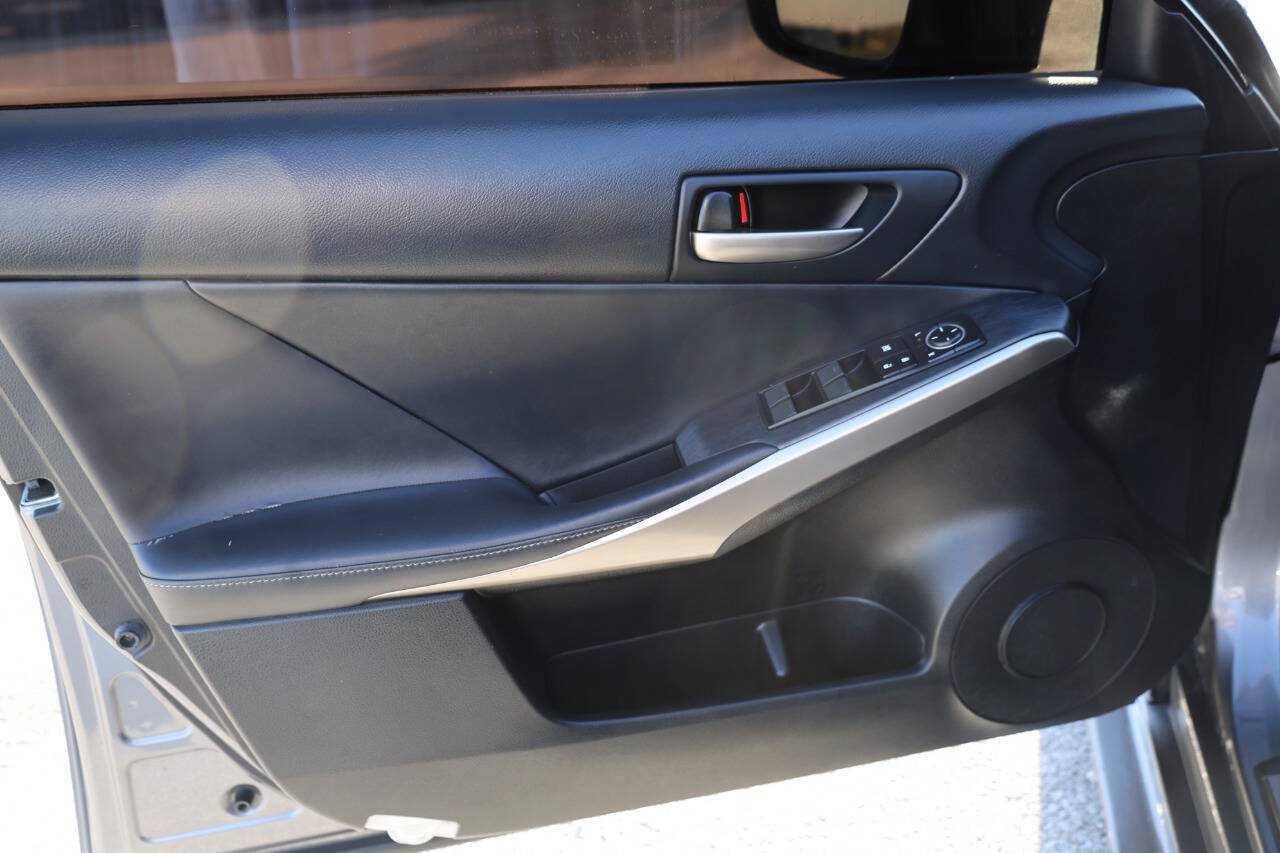 Used 2019 Lexus IS 300 F Sport w/ F Sport Package AWD/4WD image 12