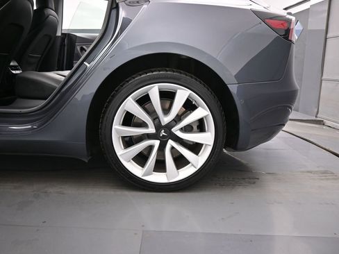 Used 2019 Tesla Model 3 Standard Range Plus image 18