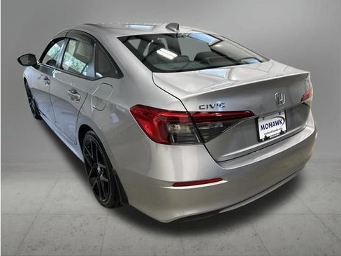 Used 2022 Honda Civic Sport image 3