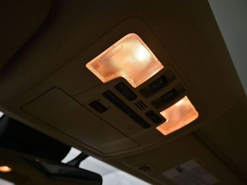 Certified 2019 Toyota Highlander Limited Platinum image 15