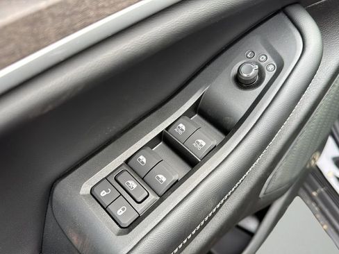 New 2026 Jeep Grand Cherokee L Limited w/ Luxury Tech Group II AWD/4WD image 27