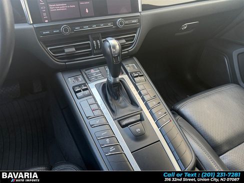 Used 2020 Porsche Macan AWD/4WD image 20