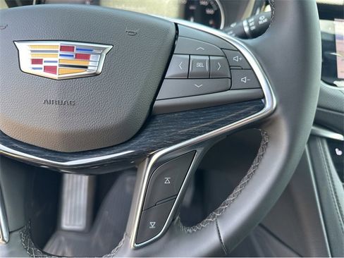 New 2025 Cadillac XT5 Premium Luxury image 28