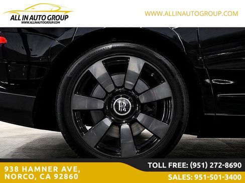Used 2022 Rolls-Royce Cullinan w/ Dark Exterior Package image 36