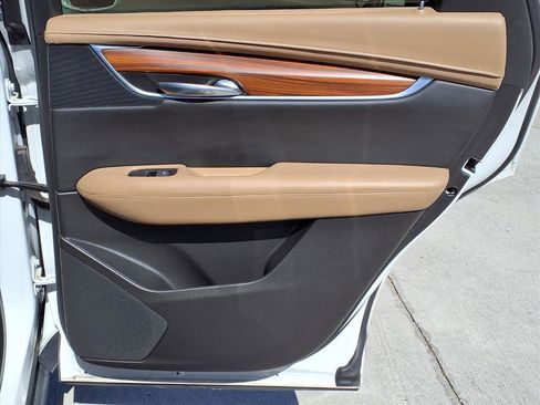 Used 2019 Cadillac XT5 Platinum image 12