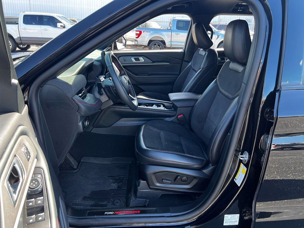 Used 2025 Ford Explorer ST RWD image 18
