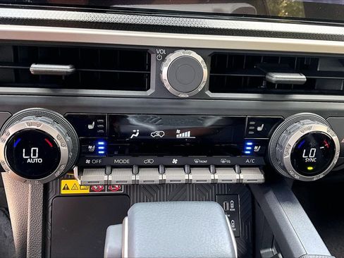 Used 2026 Toyota 4Runner Limited AWD/4WD image 25