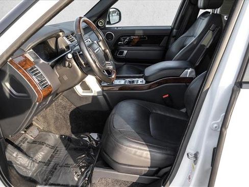 Used 2018 Land Rover Range Rover HSE image 12
