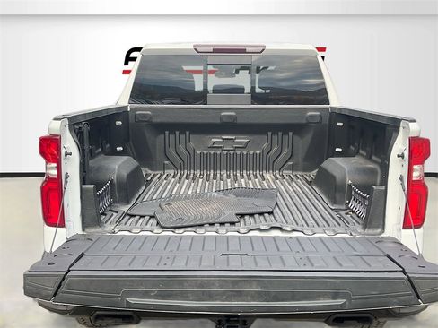Used 2024 Chevrolet Silverado 1500 LT Trail Boss w/ Convenience Package II image 28