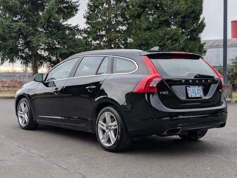 Used 2015 Volvo V60 T5 Platinum image 5