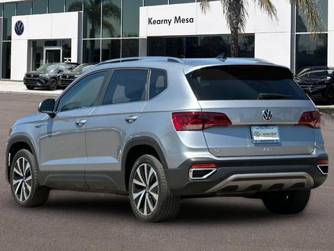 Used 2023 Volkswagen Taos SE FWD image 6