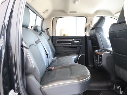 Used 2022 RAM 2500 Laramie AWD/4WD image 32