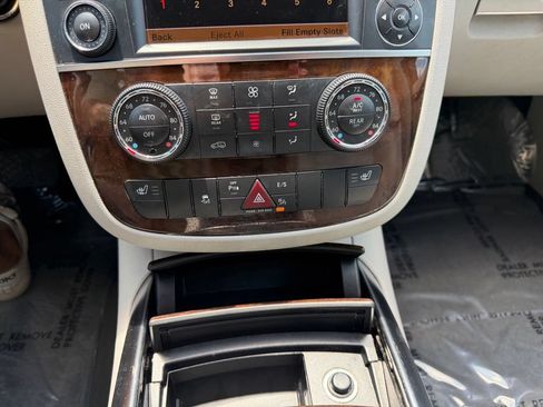 Used 2012 Mercedes-Benz R 350 4MATIC image 27
